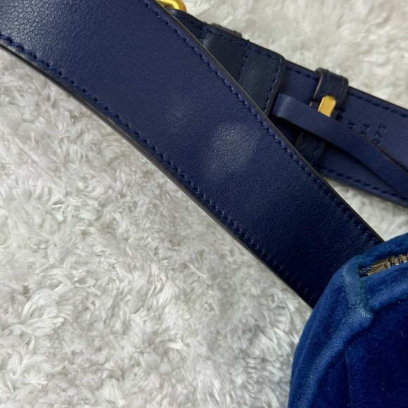 Gucci GG Marmont Matelasse Velvet Belt Bag - Picture 11 of 11
